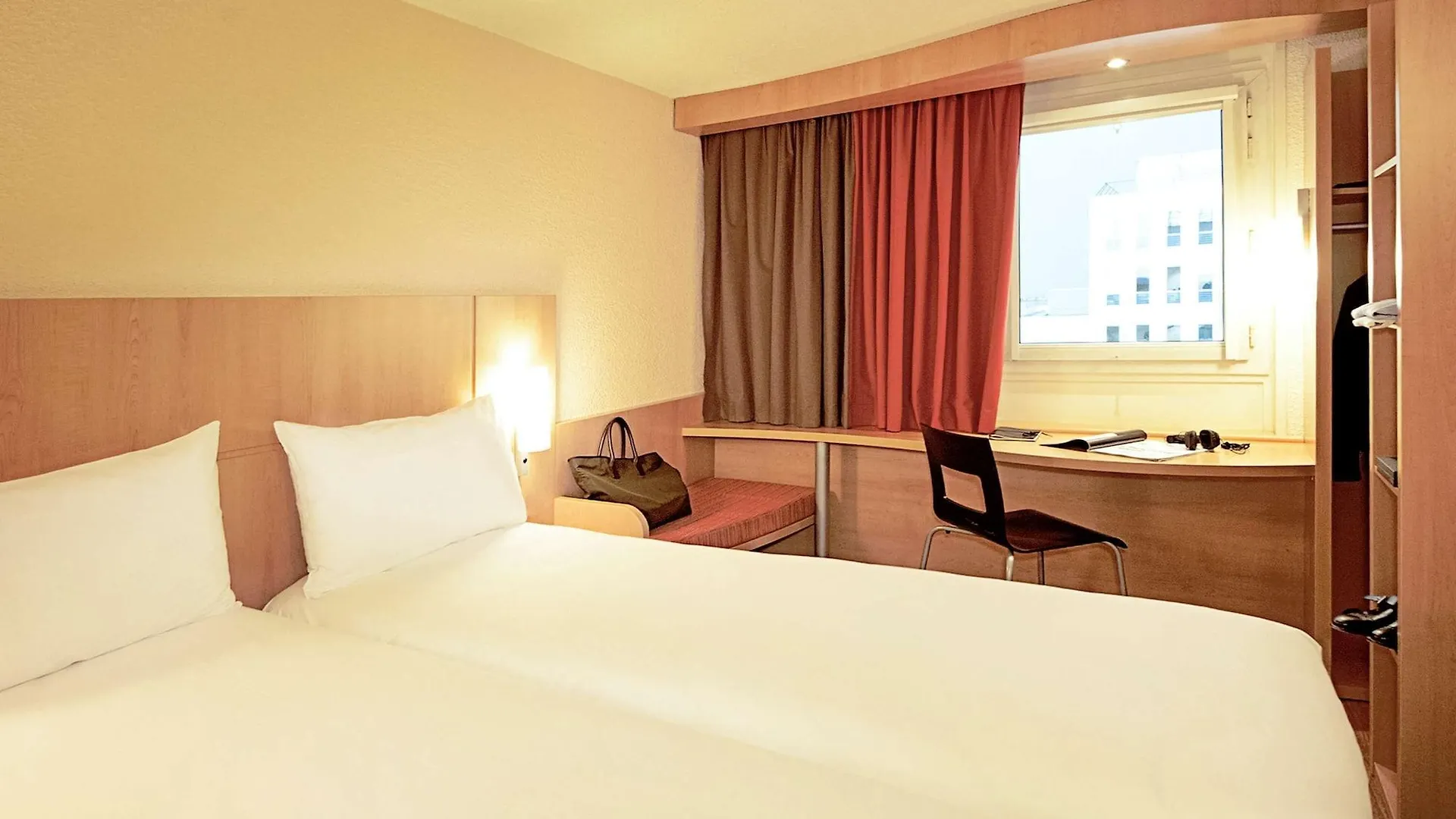 ***  Hotel Ibis Hamburg Alsterring Niemcy